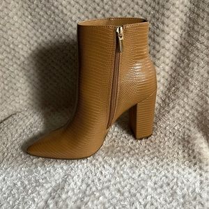 7.5 Carmel heel boots
